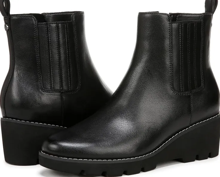 aria_booties_0.webp VIONIC Adaptive<Aria Booties Black Leather