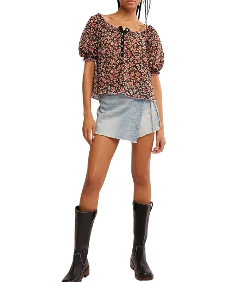astra_peasant_top_4.webp Free People Shirts & Tops<Astra Peasant Top Black Combo