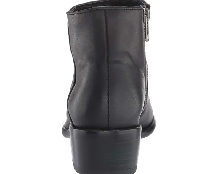 carson_piping_bootie_4.webp Frye Boots & Booties<Carson Piping Bootie Black Soft Full Grain