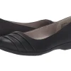 Cliffs by White Mountain Flats<Clara Black