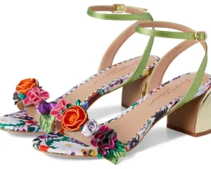 Blue by Betsey Johnson Heels<Darcee Pale Pink Floral