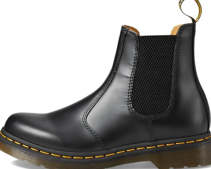 smooth_leather_chelsea_b_3.webp Dr. Martens Boots & Booties<2976 Smooth Leather Chelsea Boots Black Smooth