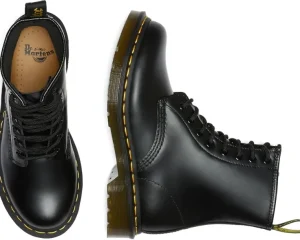 Dr. Martens Boots & Booties<1460 Smooth Leather Lace Up Boots Black Smooth