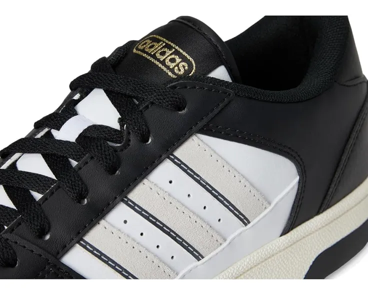 turnaround_5.webp adidas Sneakers & Athletic<Turnaround Black/Crystal Sand/Cloud White