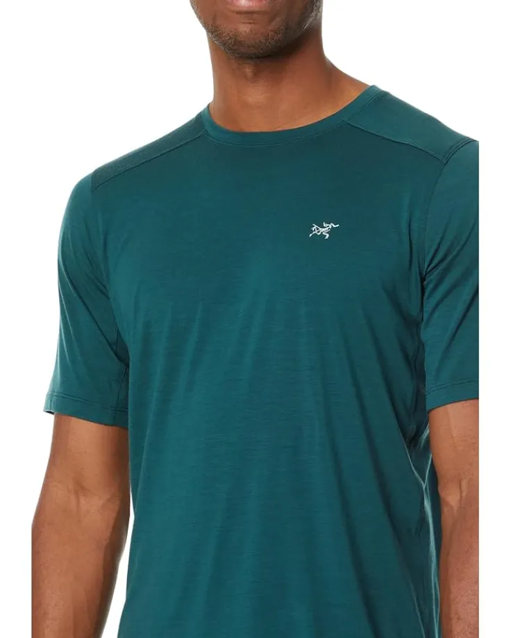 ionia_merino_wool_short_s_2.webp Arc'teryx Ionia Merino Wool Short Sleeve | Activewear